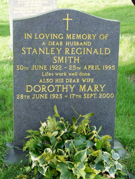 SMITH Stanley Reginald 1922-1995 and his wife Dorothy Mary 1923-2000.jpg